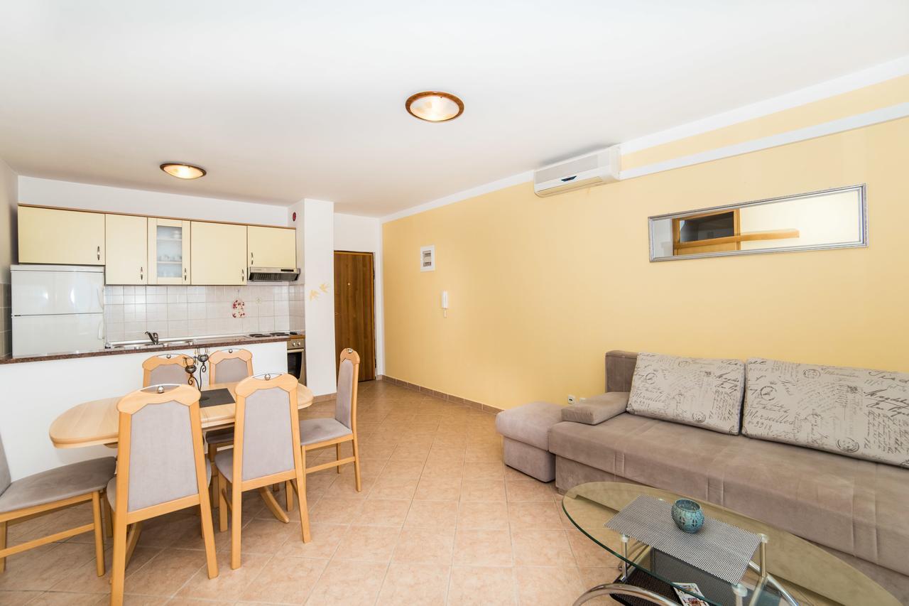 Apartment Clear Sky Baška Voda Eksteriør bilde